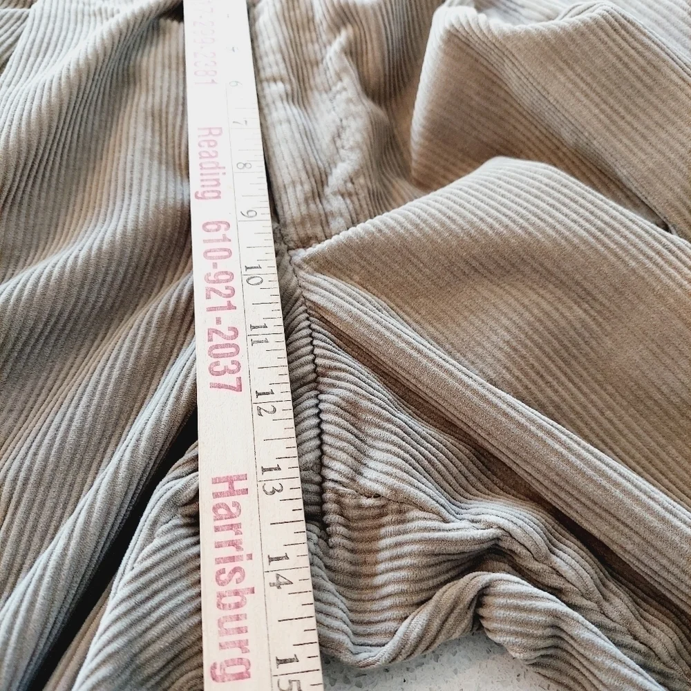 LL Bean Men's Corduroy Pants Classic Fit Khaki Tan Wide Wale Cord Size 42 X 33